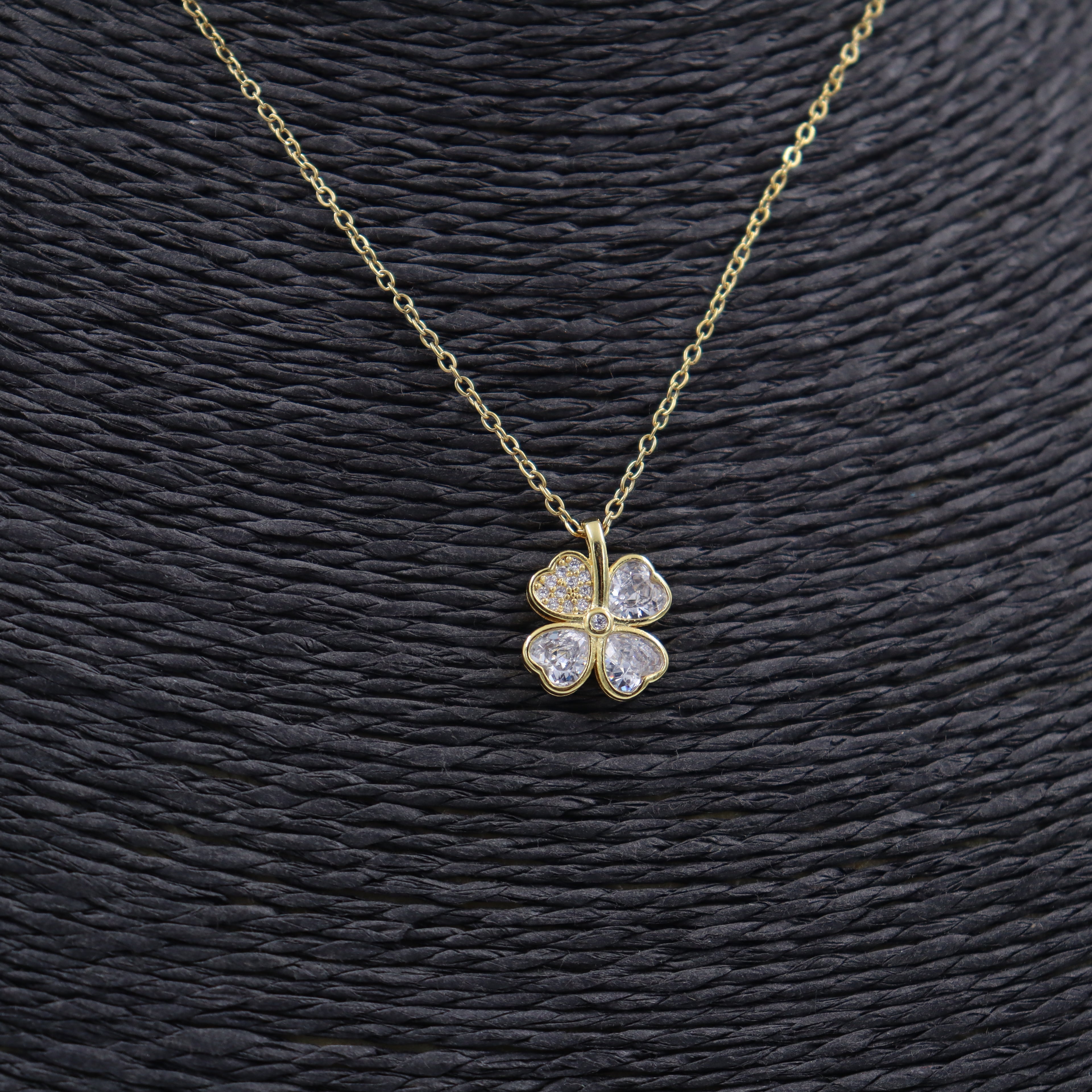 COLLAR TREBOL CORAZÓN