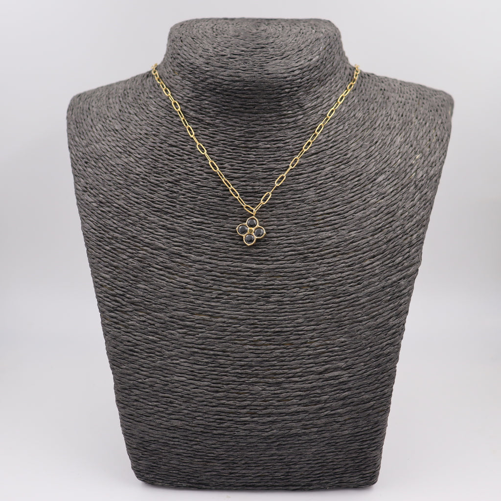 COLLAR TREBOL NEGRO