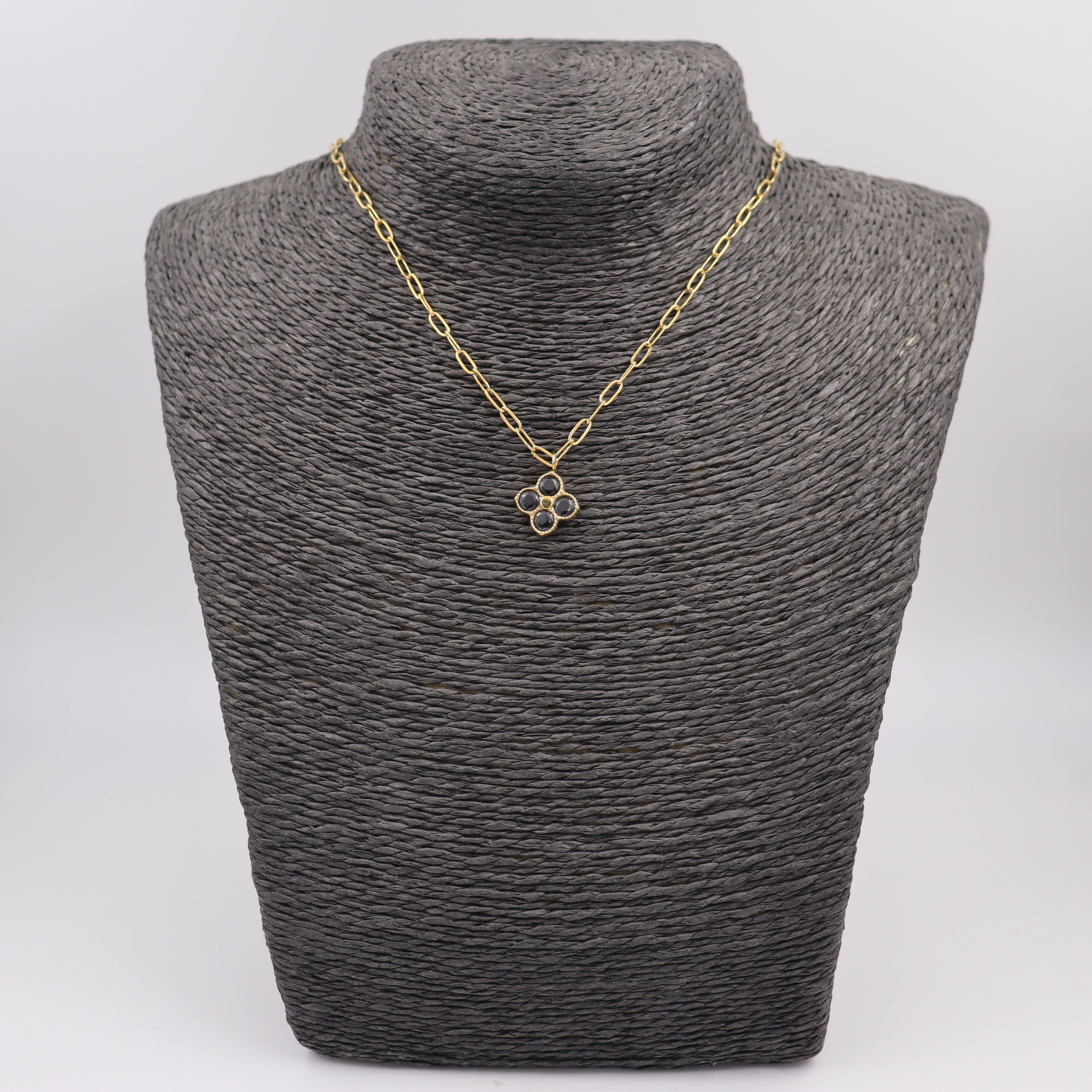COLLAR TREBOL NEGRO