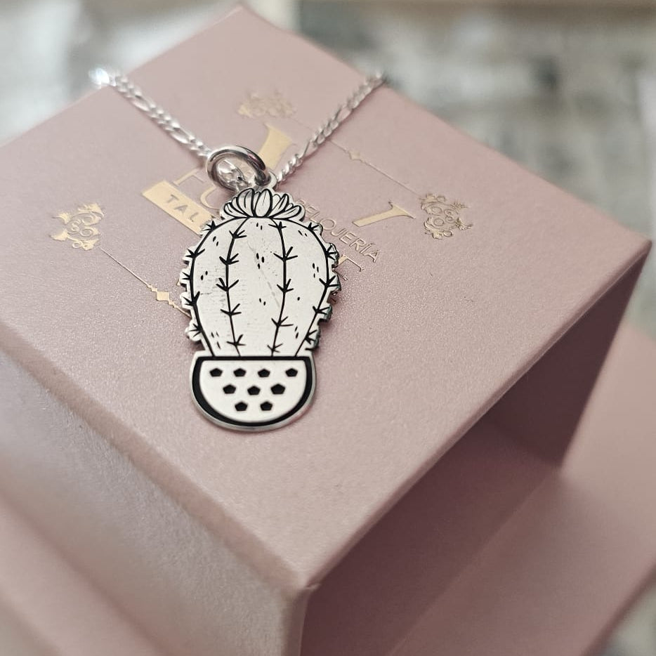 COLLAR CACTUS