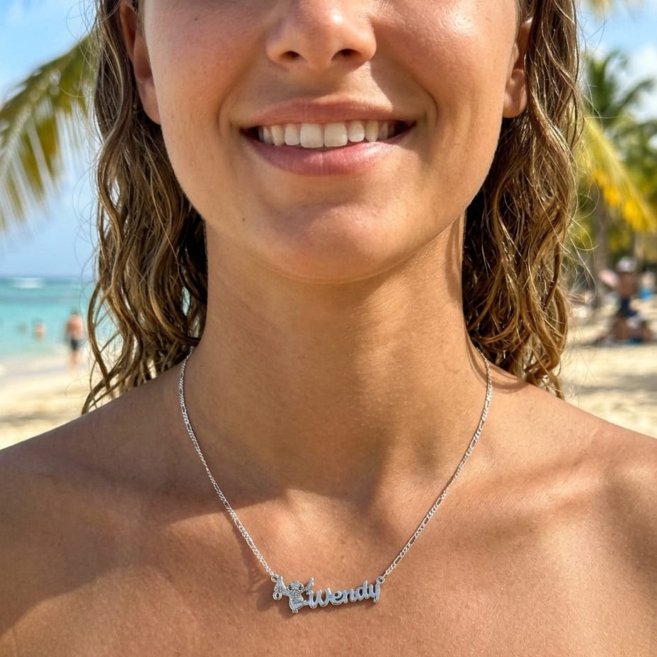 COLLAR NOMBRE CALADO STICH