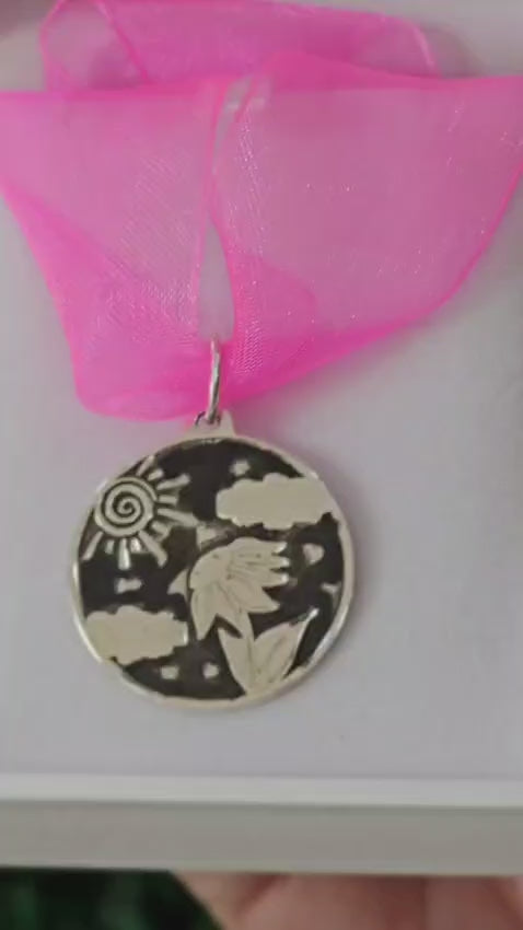 MEDALLA RAMO DE BODAS RELIEVE