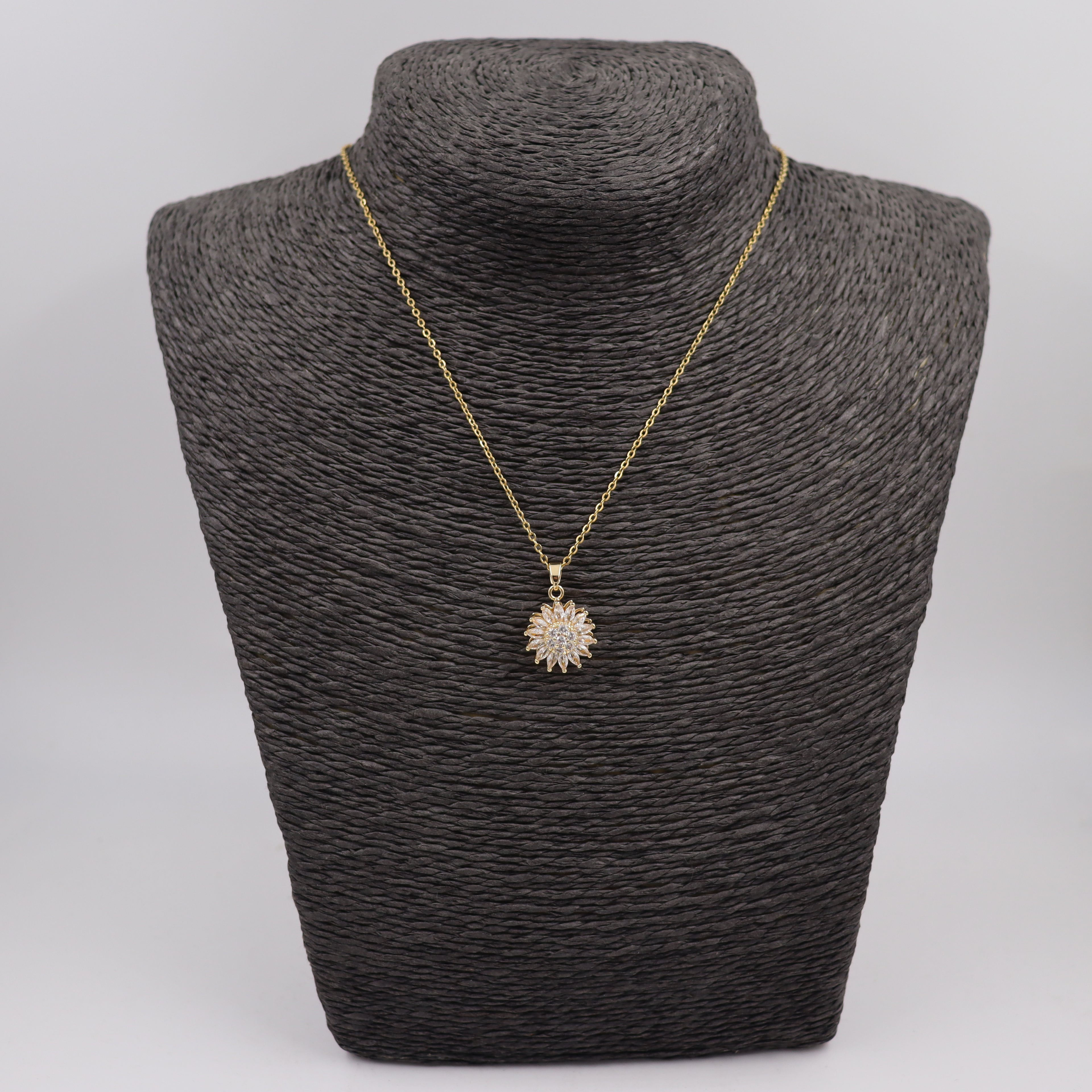 COLLAR ACERO DORADO CIRCONITAS