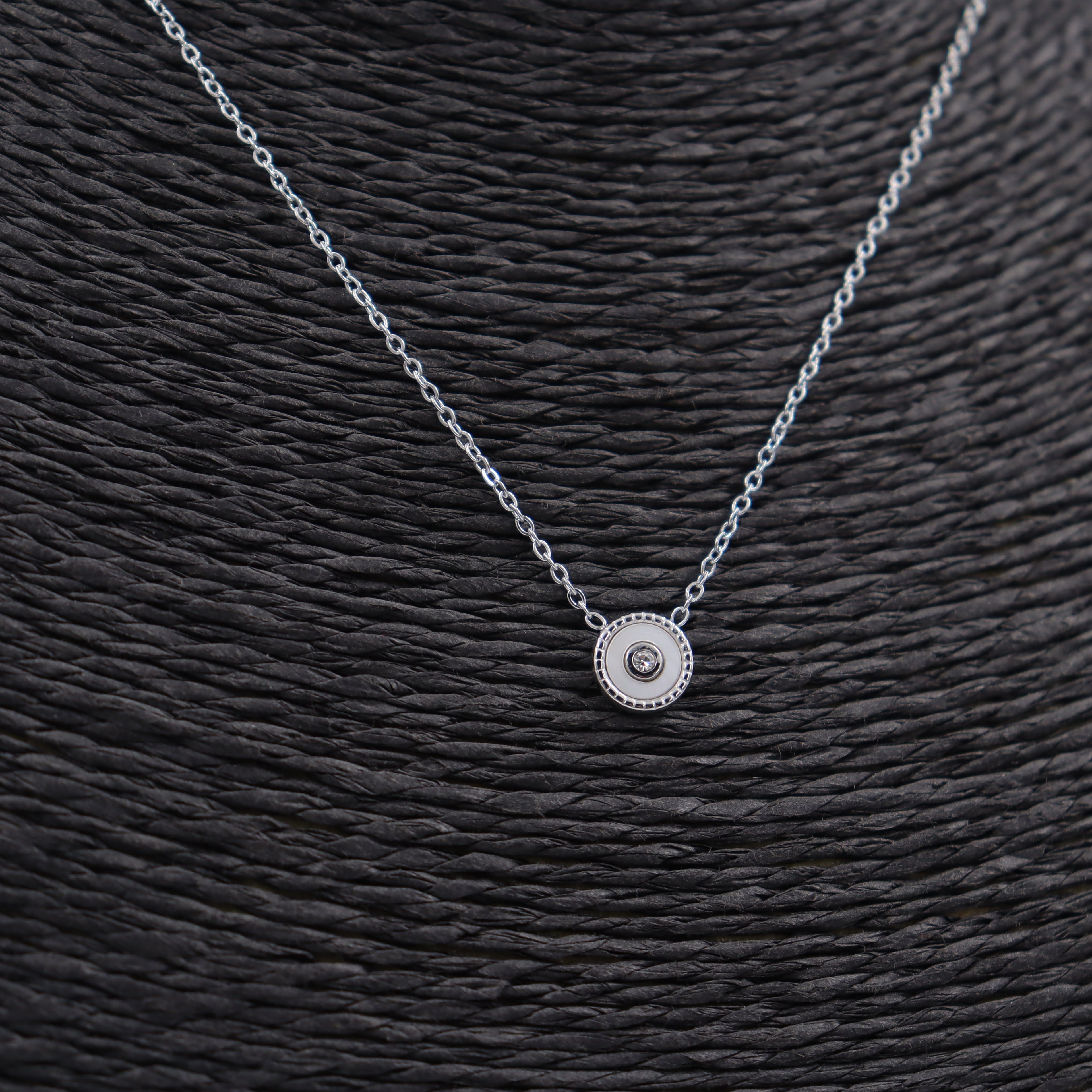 COLLAR ACERO COLGANTE CENTRAL