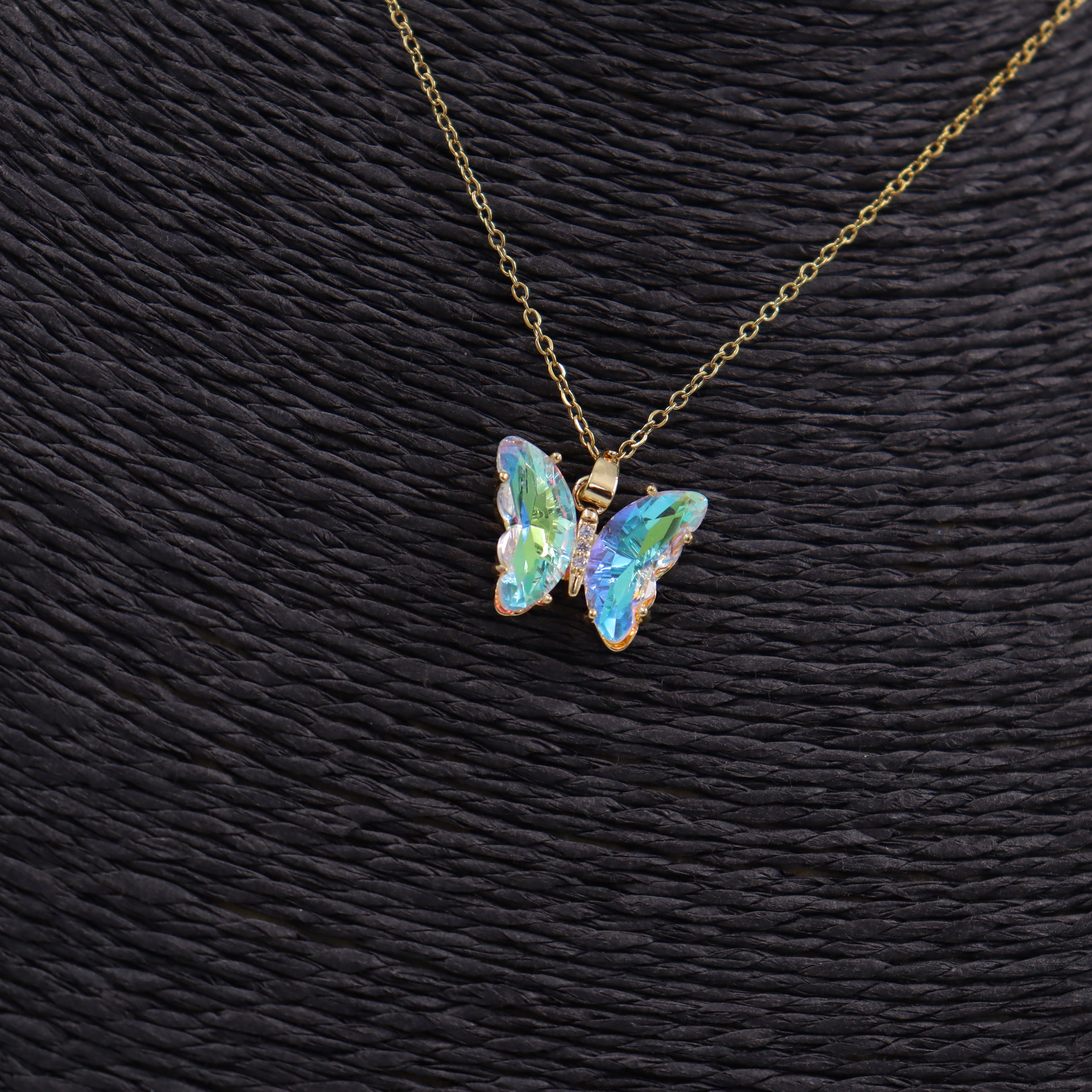 COLLAR ACERO DORADO MARIPOSA CRISTAL