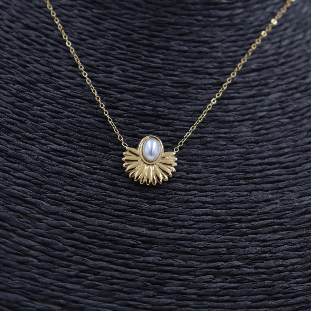 COLLAR ACERO DORADO Y PERLA