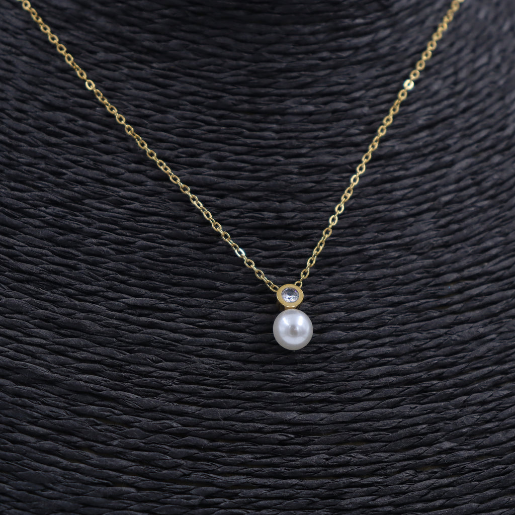 COLLAR ACERO DORADO PERLA Y CIRCONITA