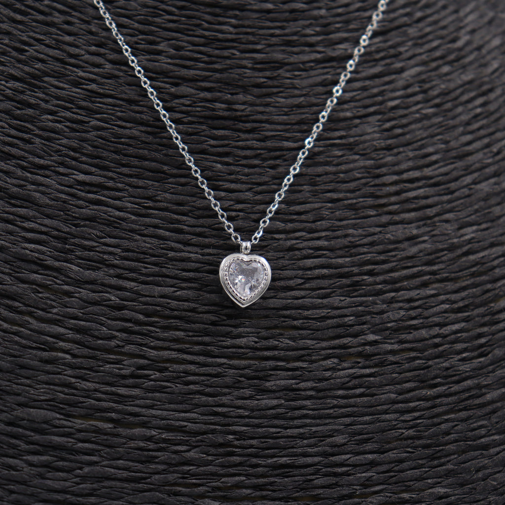 COLLAR ACERO CORAZÓN Y CIRCONITA