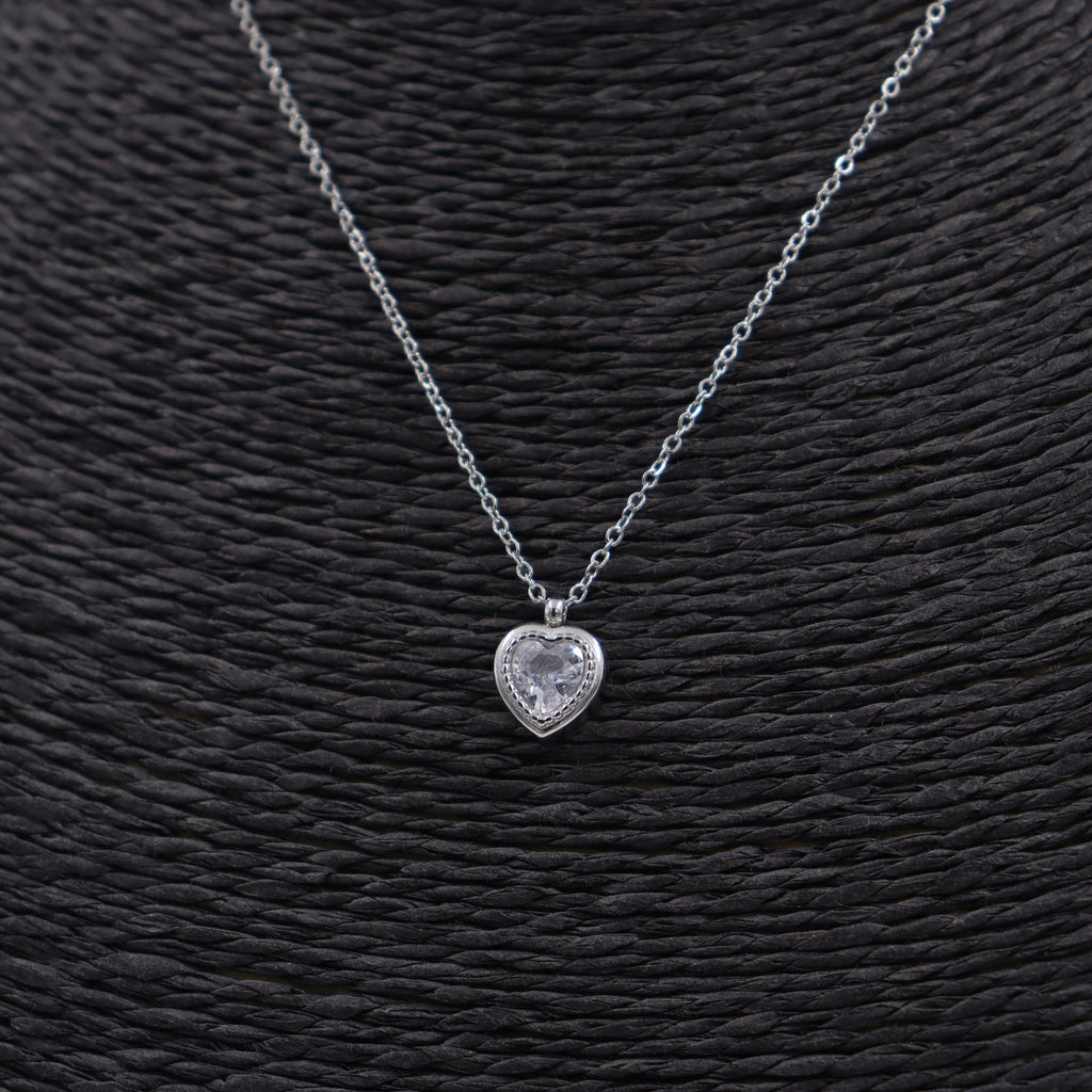 COLLAR ACERO CORAZÓN Y CIRCONITA
