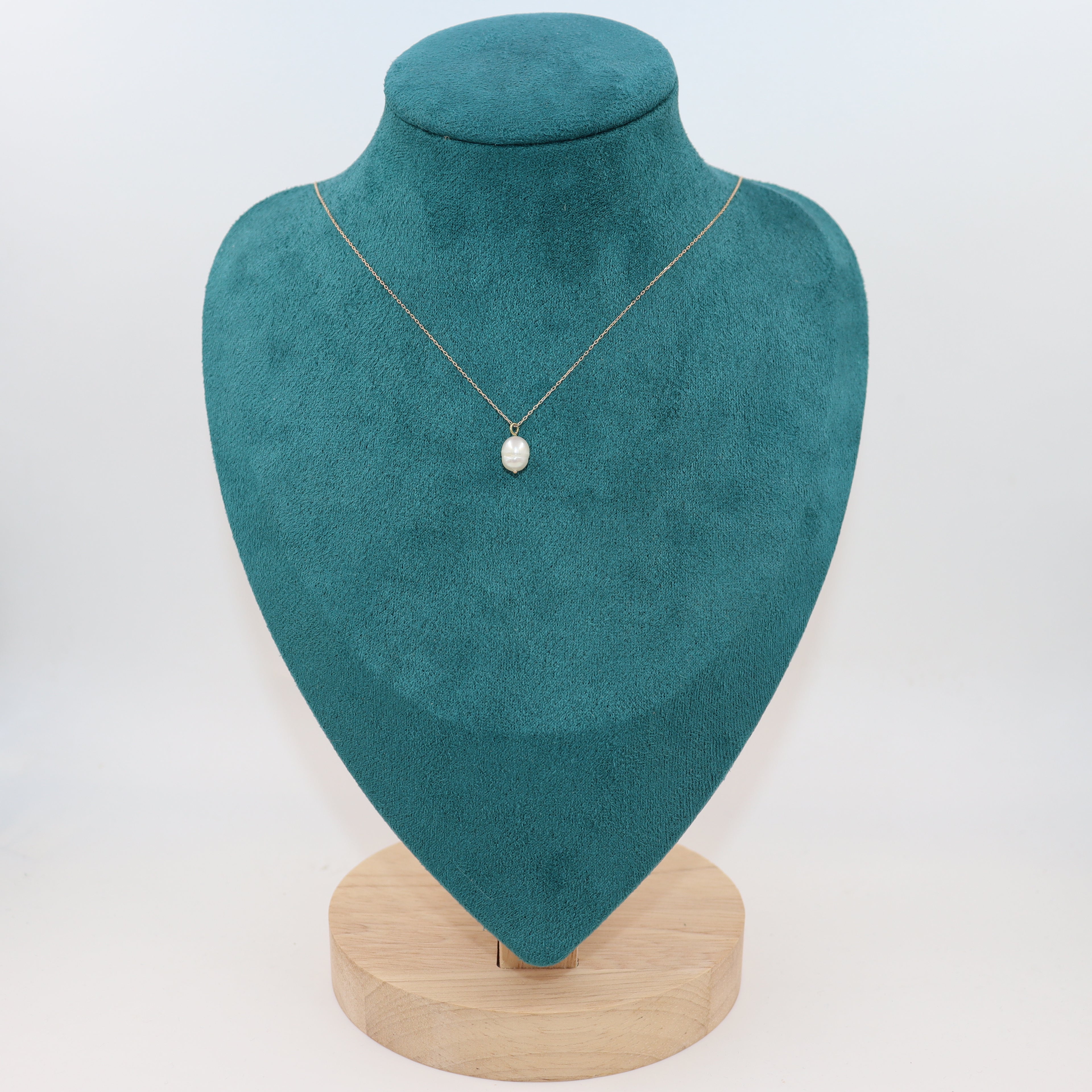 COLLAR CON PERLA BARROCA