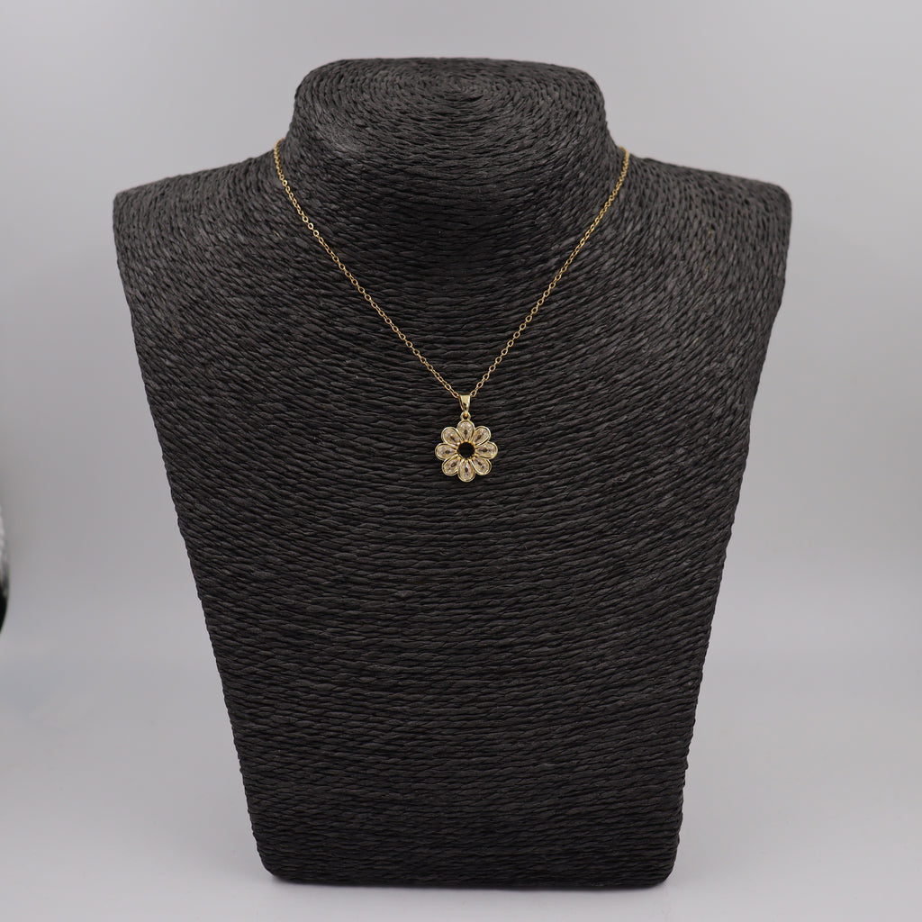 COLLAR ACERO DORADO Y FLOR CON CIRCONITAS