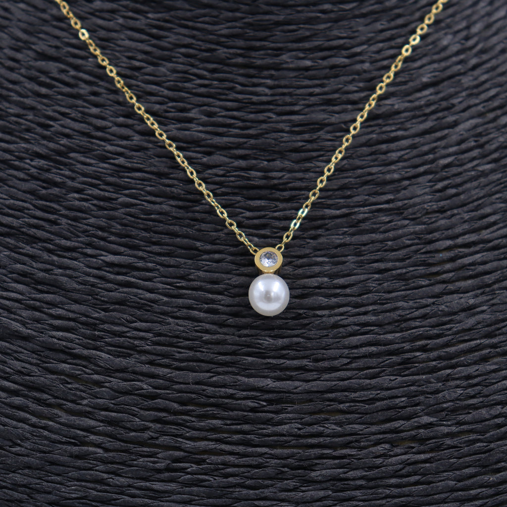 COLLAR ACERO DORADO PERLA Y CIRCONITA