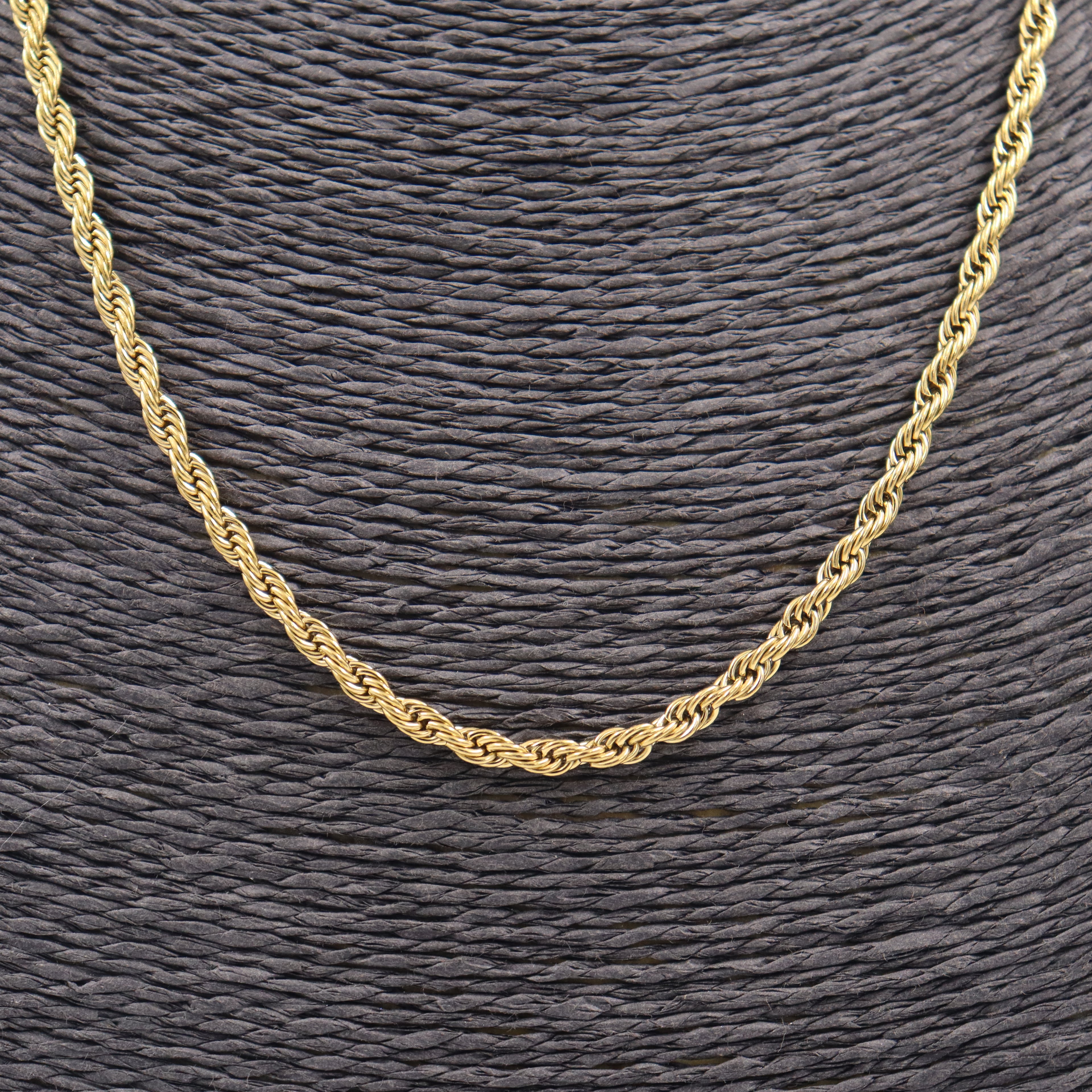 COLLAR ACERO DORADO CORDÓN