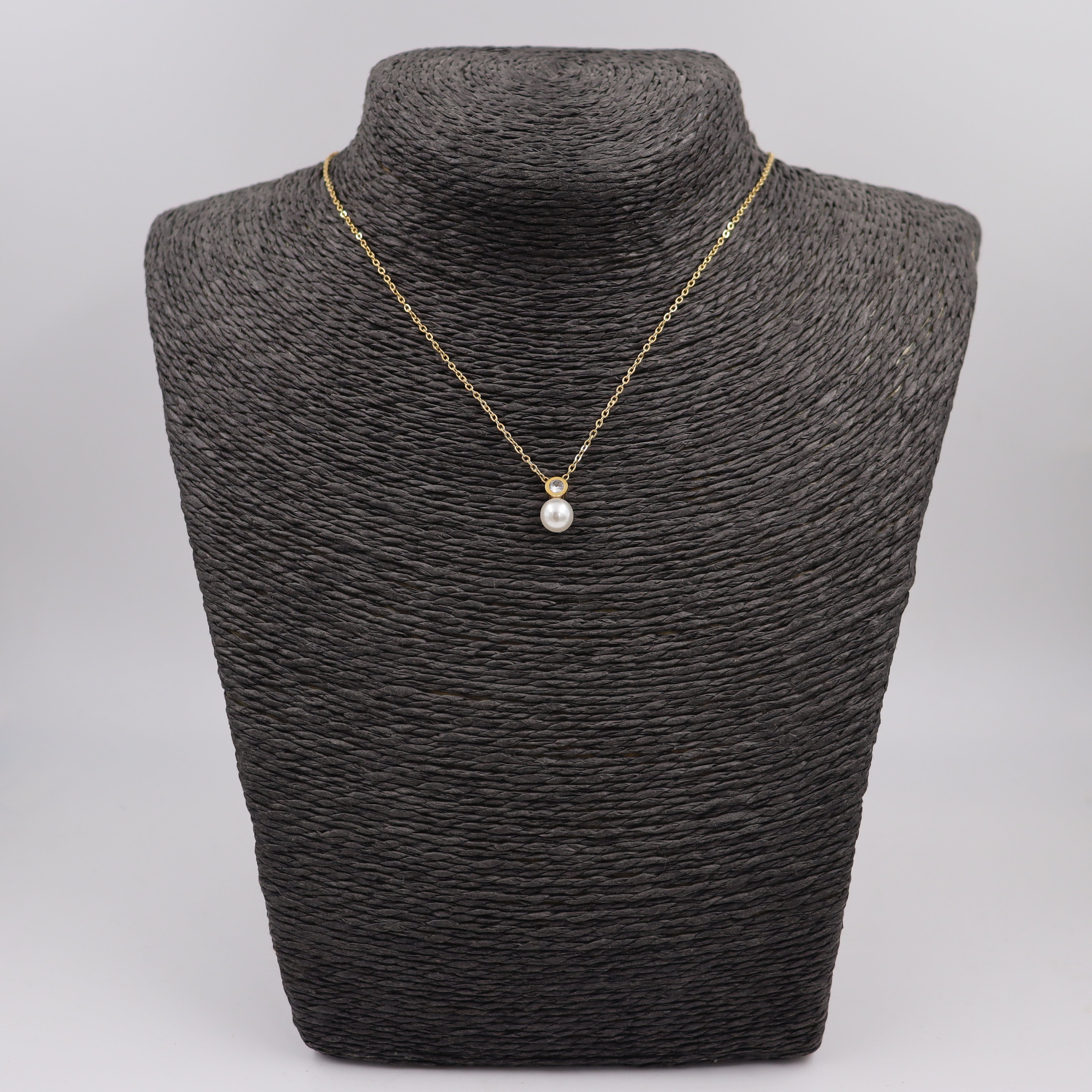 COLLAR ACERO DORADO PERLA Y CIRCONITA