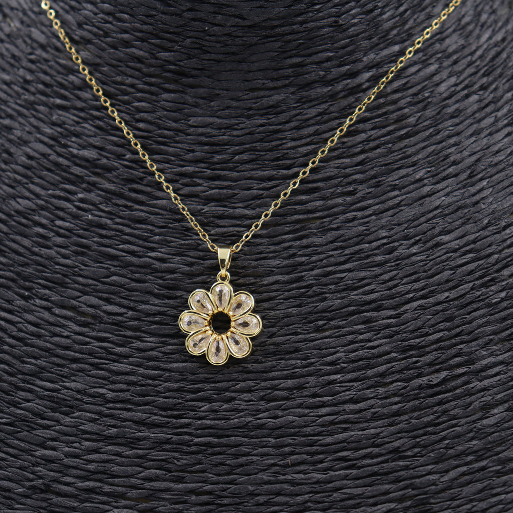 COLLAR ACERO DORADO Y FLOR CON CIRCONITAS