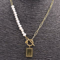 COLLAR ACERO DORADO PERLAS Y COLGANTE
