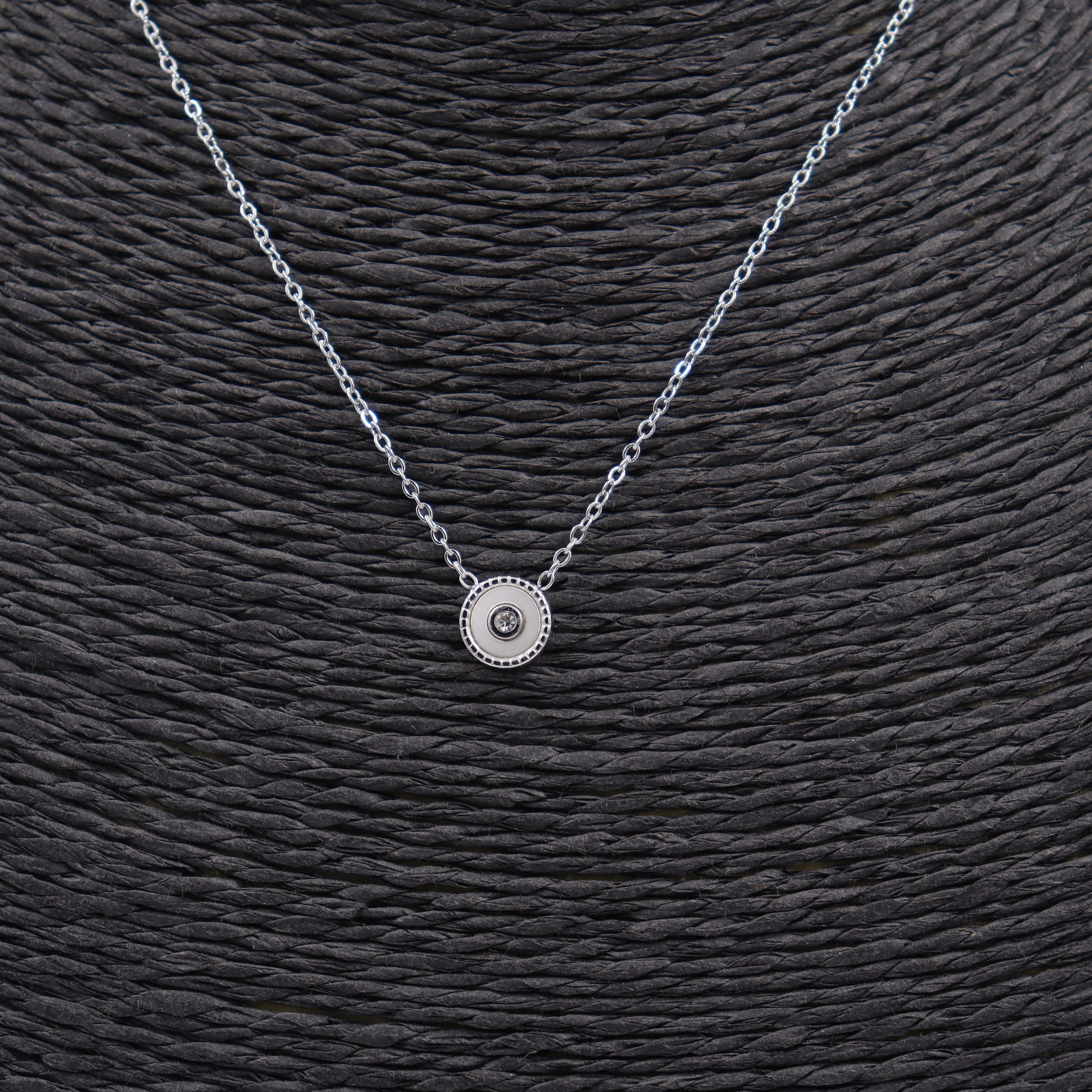 COLLAR ACERO COLGANTE CENTRAL